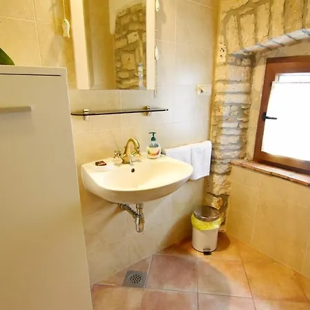 Family-friendly With Swimming Pool Tar - Porec - 22755 Apartmán Tar-Vabriga
