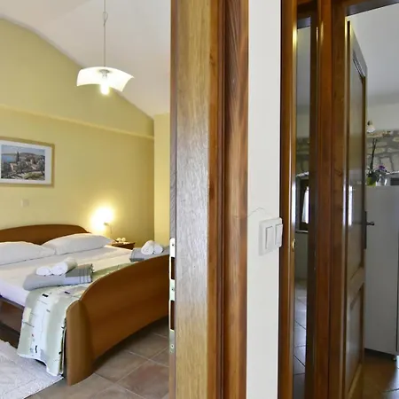 Family-friendly With Swimming Pool Tar - Porec - 22755 Apartmán