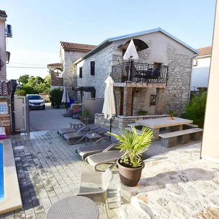 דירה Family-friendly With Swimming Pool Tar - Porec - 22755 *